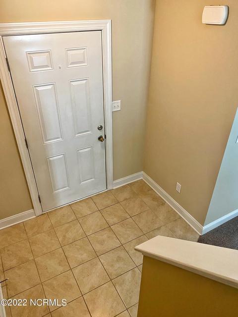 213 E Murrow Ln, Jacksonville, NC 28546 photo 2