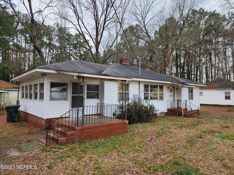 101 W Pearl St, Aulander, NC 27805