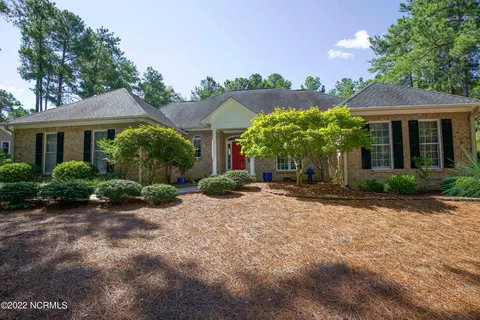 98 Stoneykirk Dr, Pinehurst, NC 28374 photo 2