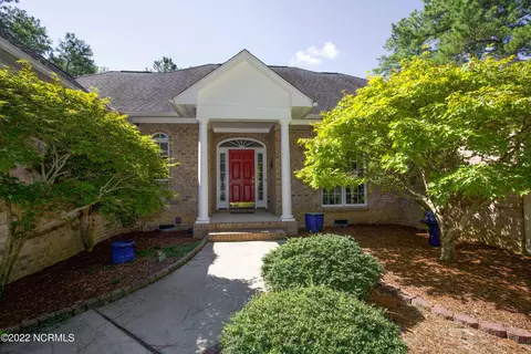 98 Stoneykirk Dr, Pinehurst, NC 28374 photo 3