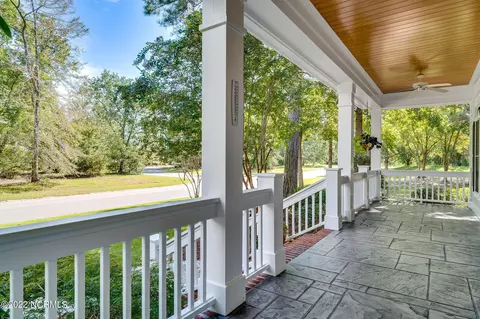 108 E Grandiflora Dr, Wallace, NC 28466 photo 4