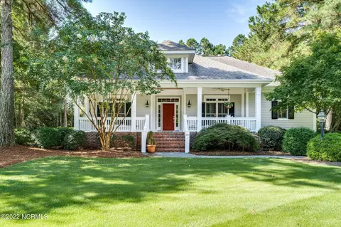 108 E Grandiflora Dr, Wallace, NC 28466 photo 1