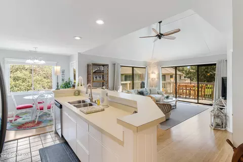 806 Colony Pl #E, Sunset Beach, NC 28468 photo 3
