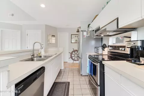 806 Colony Pl #E, Sunset Beach, NC 28468 photo 10