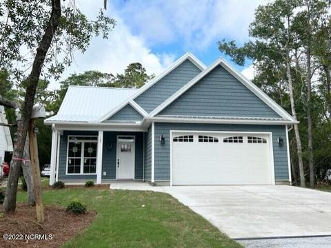 105 NW 24th St, Oak Island, NC 28465