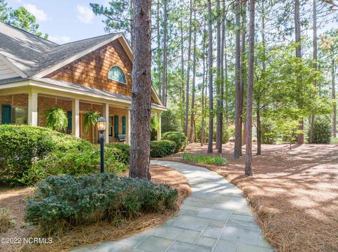 13 Strathaven Dr, Pinehurst, NC 28374 photo 3