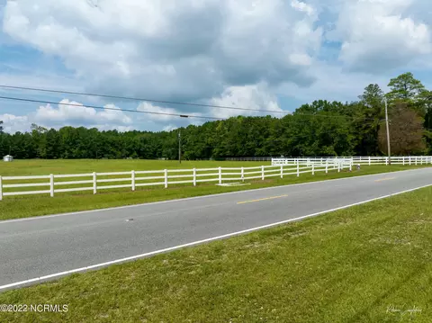 7 Cheraw Rd, Hamlet, NC 28345