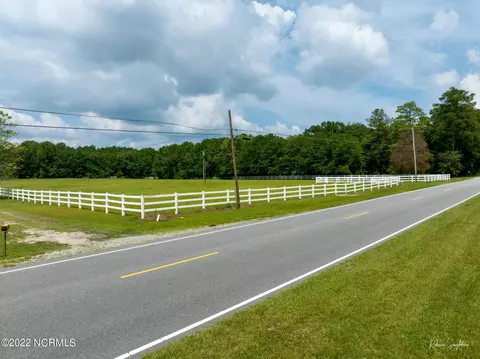 7 Cheraw Rd, Hamlet, NC 28345 photo 2