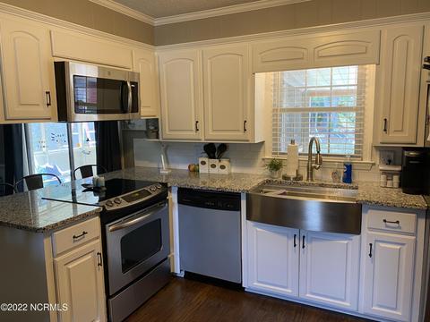 205 Deen St, Mount Olive, NC 28365 photo 8