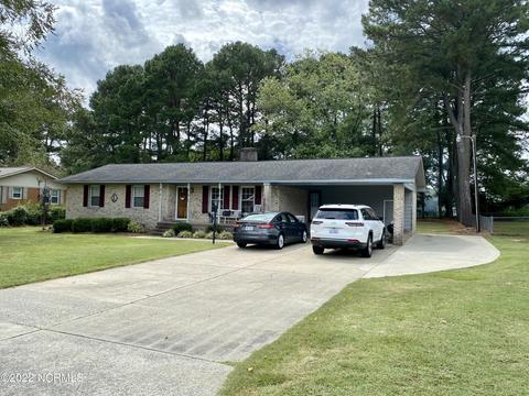205 Deen St, Mount Olive, NC 28365 photo 2