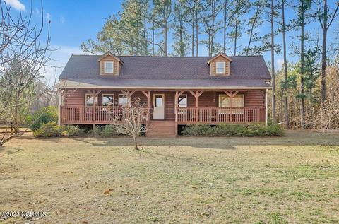 6811 Barker Ten Mile Rd, Lumberton, NC 28358