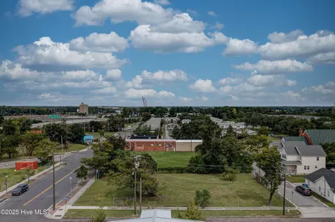 1102 N 4th St, Wilmington, NC 28401
