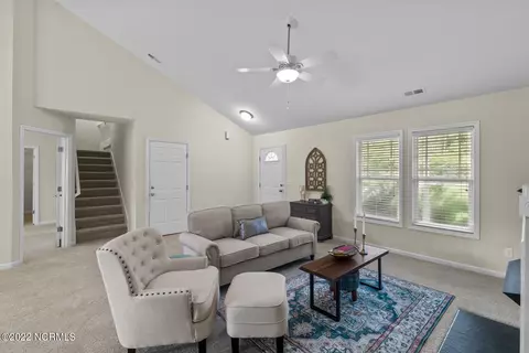 206 E Peyton Pl, Maple Hill, NC 28454 photo 5