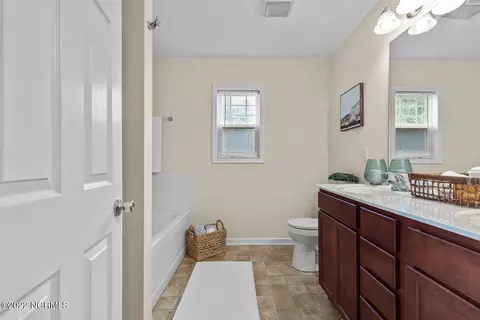206 E Peyton Pl, Maple Hill, NC 28454 photo 26