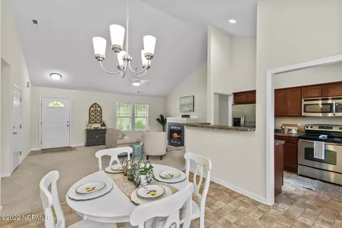206 E Peyton Pl, Maple Hill, NC 28454 photo 10