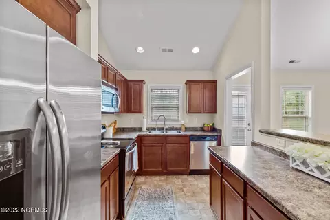 206 E Peyton Pl, Maple Hill, NC 28454 photo 12