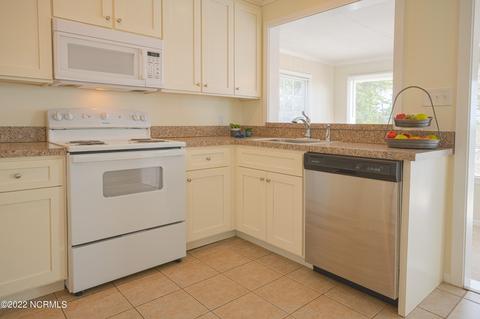 160 Edgewater Dr, Grandy, NC 27939 photo 8
