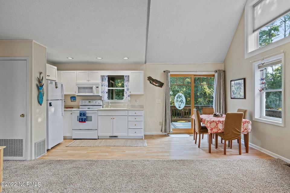  7703 Sound Dr, Emerald Isle, NC 28594 photo 5