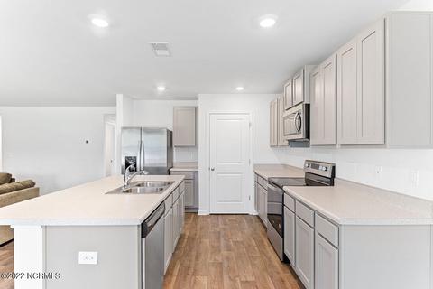 19 Evian Ct, Hampstead, NC 28443 photo 8