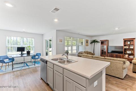 19 Evian Ct, Hampstead, NC 28443 photo 9
