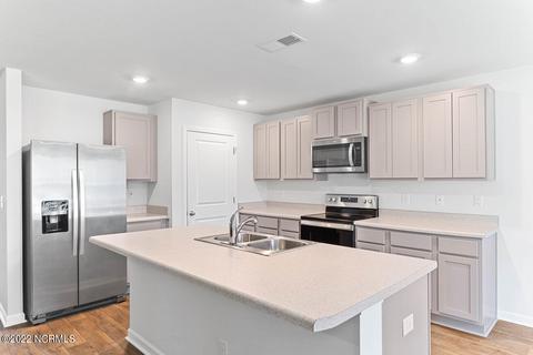 19 Evian Ct, Hampstead, NC 28443 photo 7