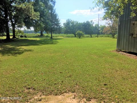 439 First Ave, Vanceboro, NC 28586