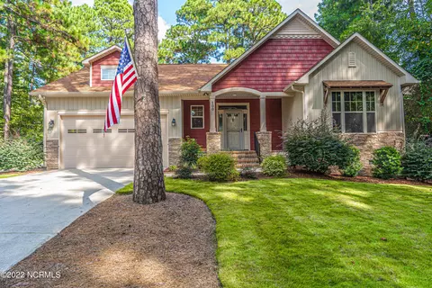 100 Lake View Dr E, Pinehurst, NC 28374 photo 1