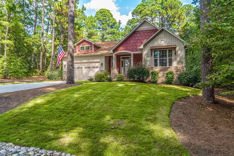 100 Lake View Dr E, Pinehurst, NC 28374 photo 2
