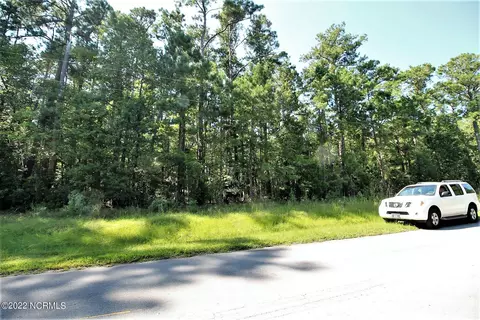 511 Becton Rd, Havelock, NC 28532 photo 1