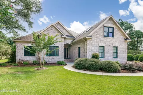 173 Maple Creek Dr, Wallace, NC 28466