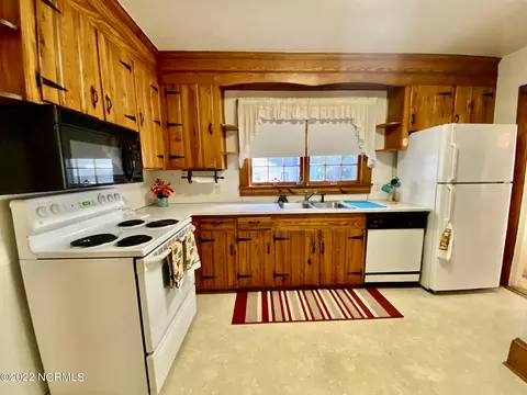 303 E Franklin St, Williamston, NC 27892 photo 17