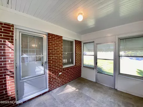 303 E Franklin St, Williamston, NC 27892 photo 9