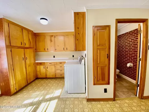 303 E Franklin St, Williamston, NC 27892 photo 22