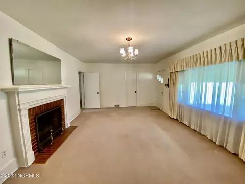 303 E Franklin St, Williamston, NC 27892 photo 12