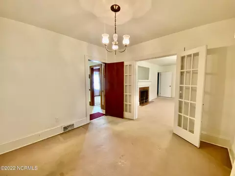 303 E Franklin St, Williamston, NC 27892 photo 16