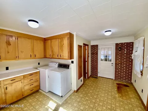 303 E Franklin St, Williamston, NC 27892 photo 23