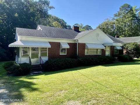 303 E Franklin St, Williamston, NC 27892 photo 2
