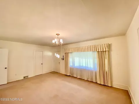 303 E Franklin St, Williamston, NC 27892 photo 10