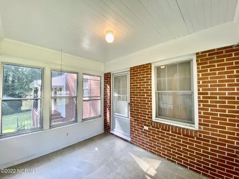303 E Franklin St, Williamston, NC 27892 photo 8