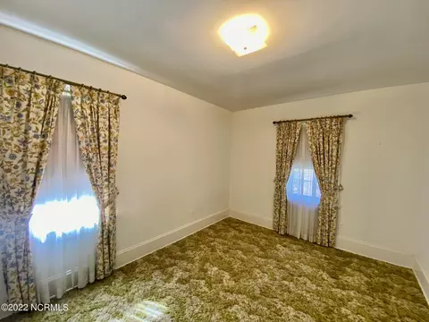 303 E Franklin St, Williamston, NC 27892 photo 32