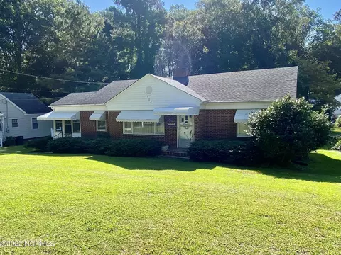 303 E Franklin St, Williamston, NC 27892 photo 4