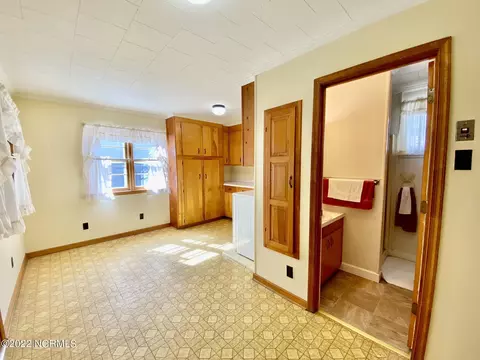 303 E Franklin St, Williamston, NC 27892 photo 21