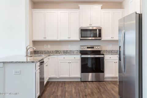 627 Poppleton Dr, Hampstead, NC 28443 photo 6