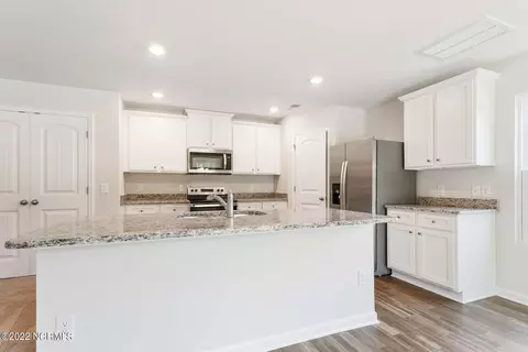 661 Poppleton Dr, Hampstead, NC 28443 photo 8