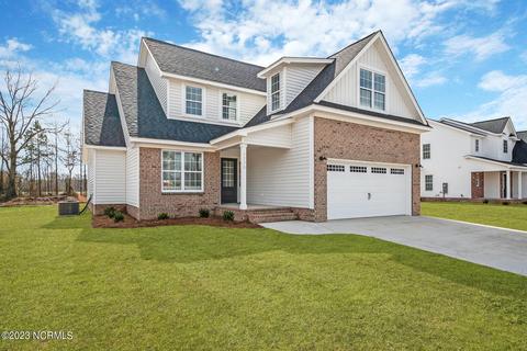 3275 School View Dr, Farmville, NC 27828