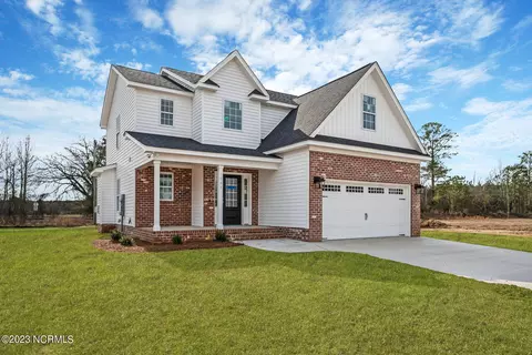 3281 School View Dr, Farmville, NC 27828