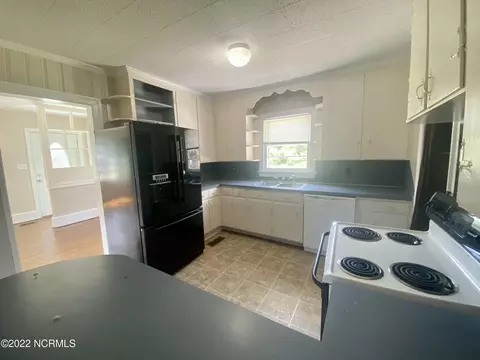 812 E 4th St, Washington, NC 27889 photo 3