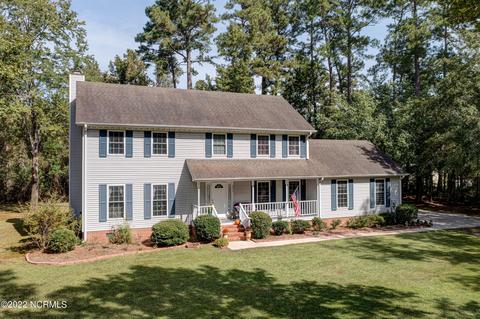 806 Robinwood St, Burgaw, NC 28425