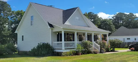 202 Circle St, Washington, NC 27889 photo 2