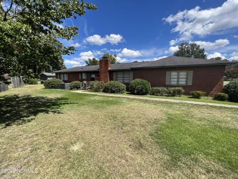 111 S Wright St, Raeford, NC 28376 photo 4